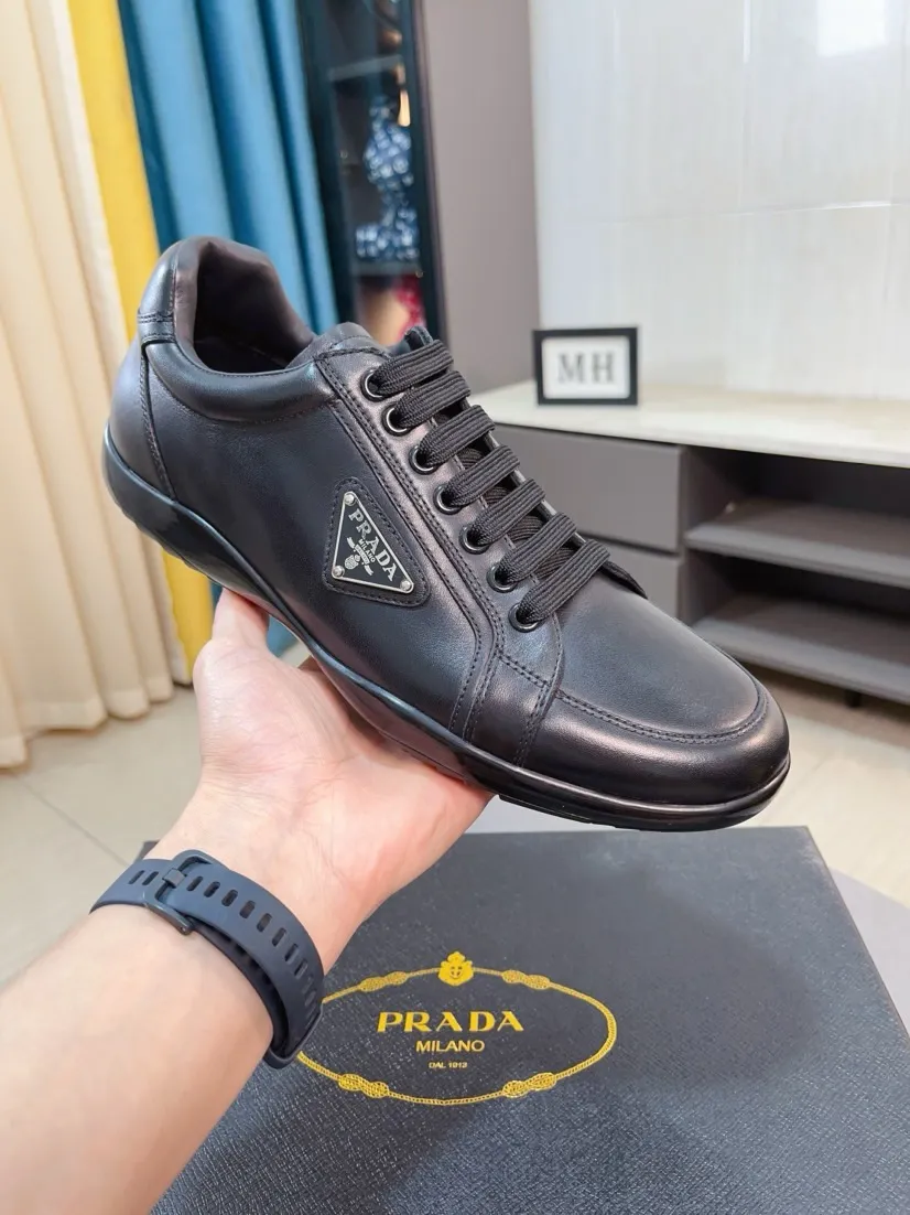 Men's shoes 💰560🌹🌹 High-quality new men's shoes 💰prada (Prada) counters are on the market at the same time. The new men's shoes and 😘fabrics are selected from imported mesh and glue-spraying technology. Imported cowhide lining. 👍🏿High-end☄️Open-molded non-slip rubber outsole, exquisite lines, simple and elegant, comfortable and high-end for leisure travel. Code number: 38 to 44